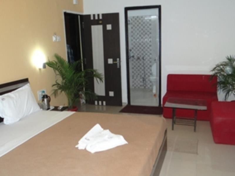 Linear Inn Indore Exteriör bild