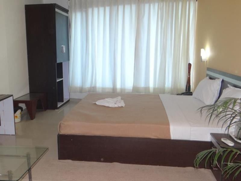 Linear Inn Indore Exteriör bild